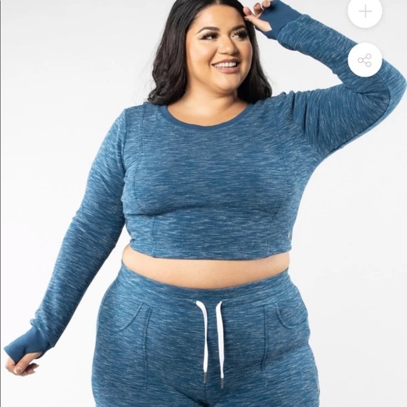 BuffBunny Goal Digger Pull Over Sweater - Picture 2 of 4